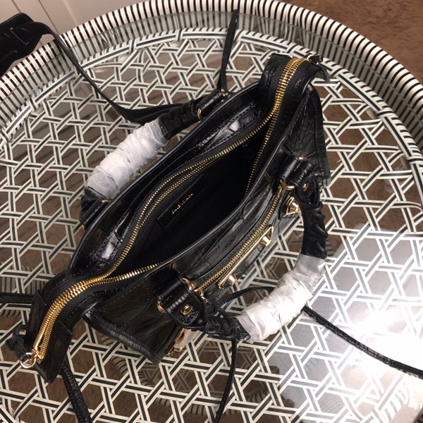 バレンシアガバッグ全体デザイン
